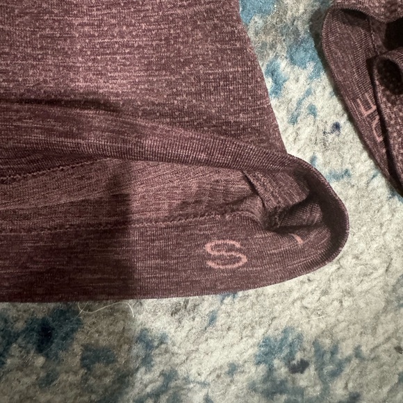 Lululemon Metal Vent Tech 1/2 Zip 2.0 - Red Dust/Arctic Plum Sz S - Picture 3 of 4